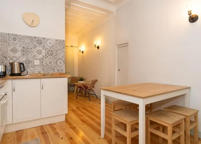 Madalena Cozy - Cozy In Baixa Lisbon